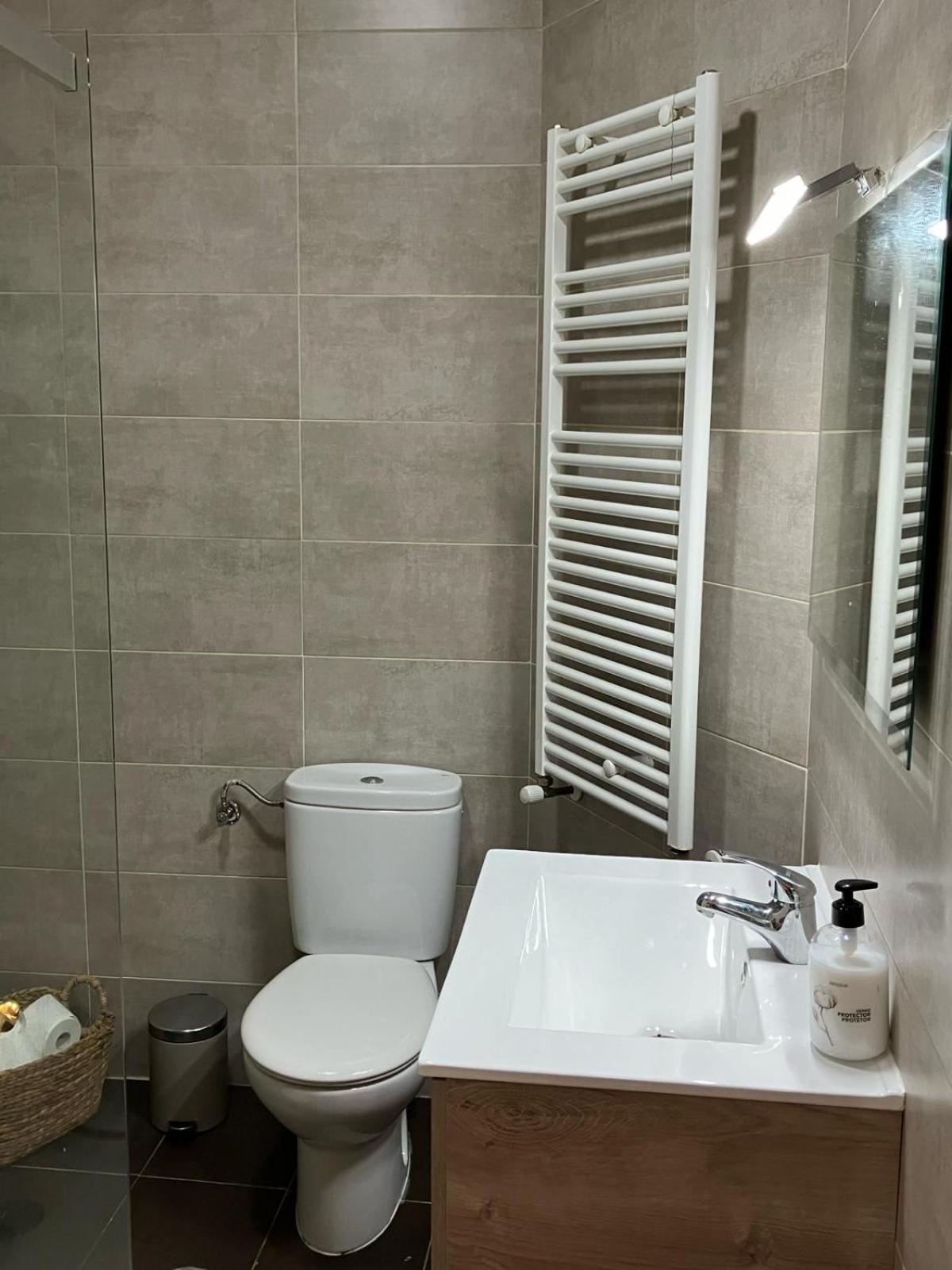 Vivienda Estacion Lejlighed Ourense Eksteriør billede